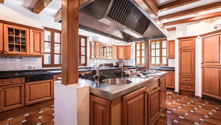 20 bedroom Villas for sale in Milla de Oro – R5211253 in 