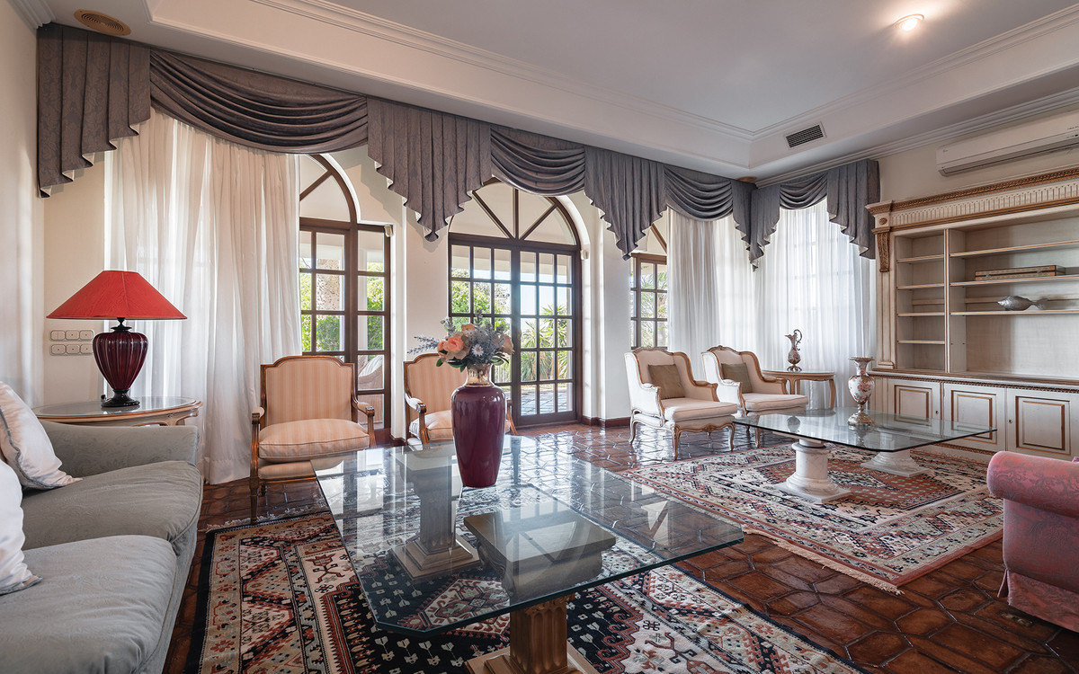 20 bedroom Villas for sale in Milla de Oro – R5211253