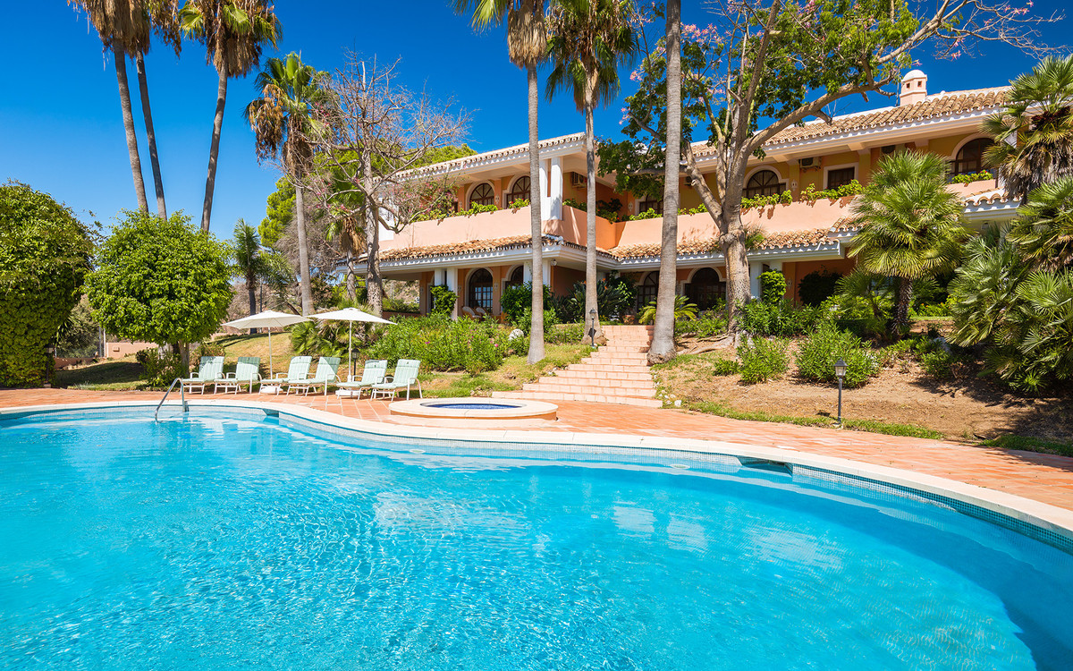 20 bedroom Villas for sale in Milla de Oro – R5211253