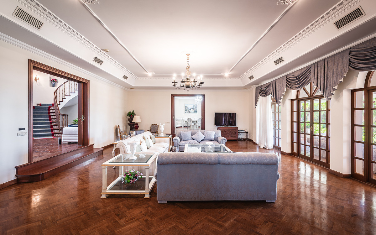 20 bedroom Villas for sale in Milla de Oro – R5211253