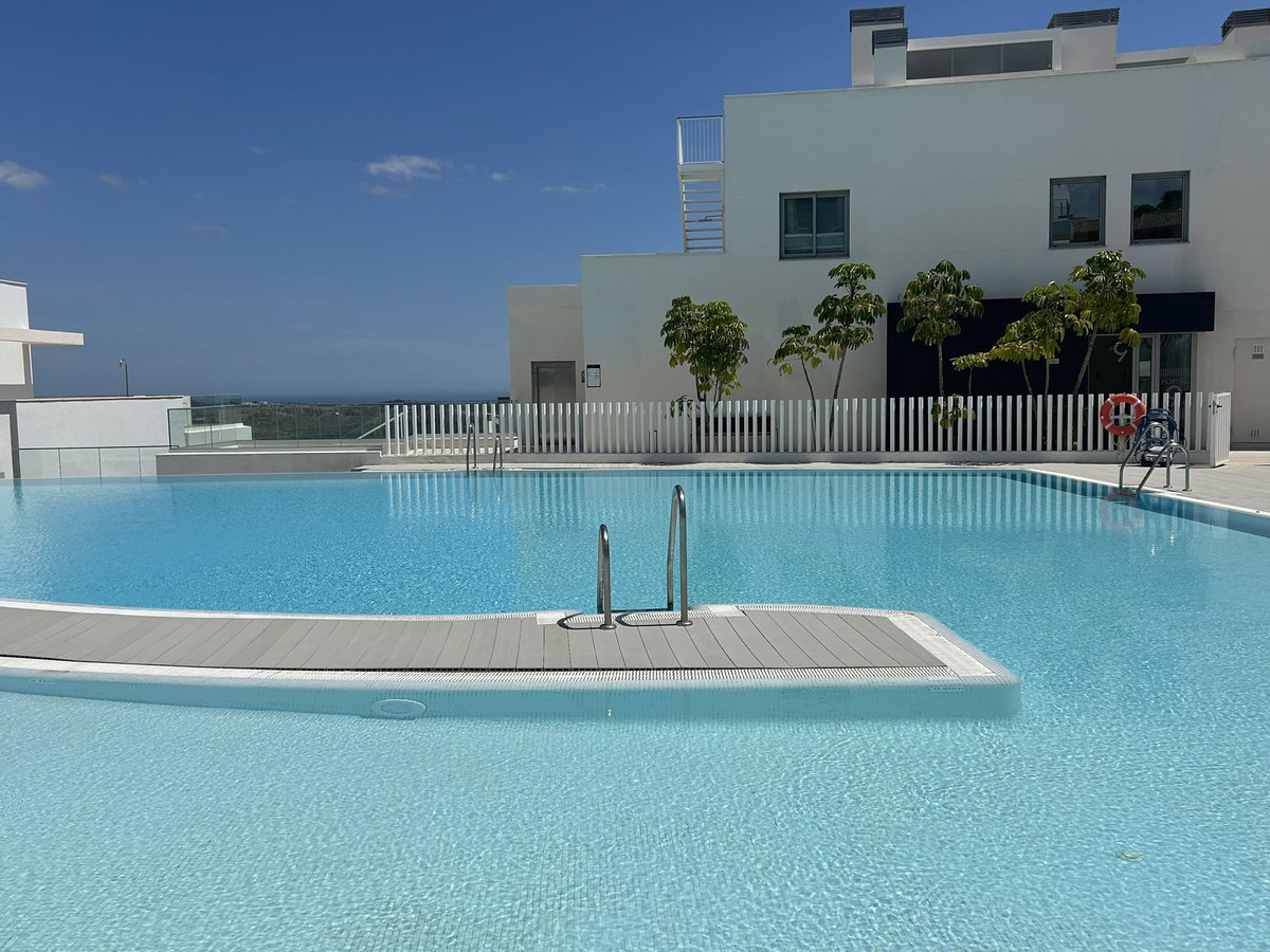 3 bedroom Apartments for sale in La Cala de Mijas – R5305987