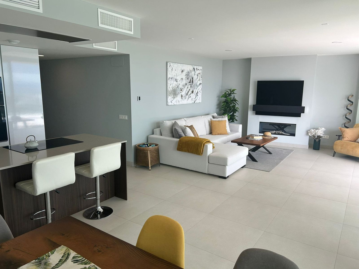 3 bedroom Apartments for sale in La Cala de Mijas – R5305987
