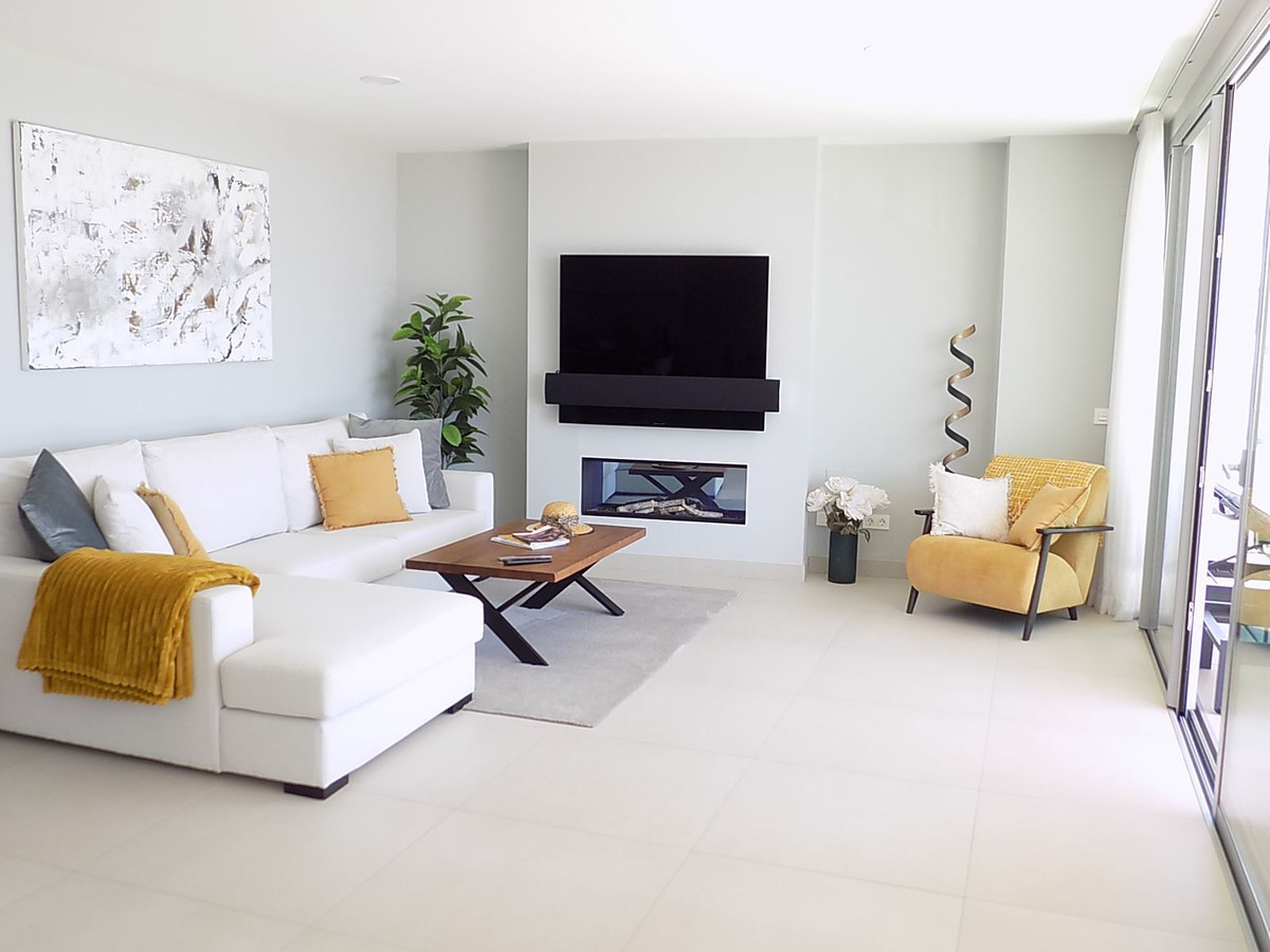 3 bedroom Apartments for sale in La Cala de Mijas – R5305987