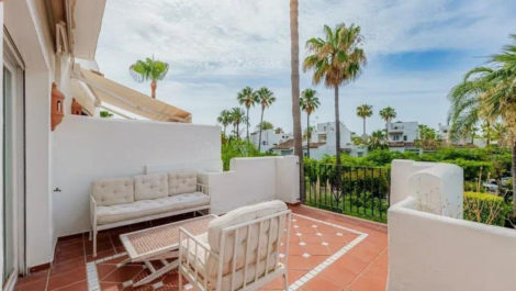 Adosados de 4 dormitorios en venta en Atalaya – R5299987