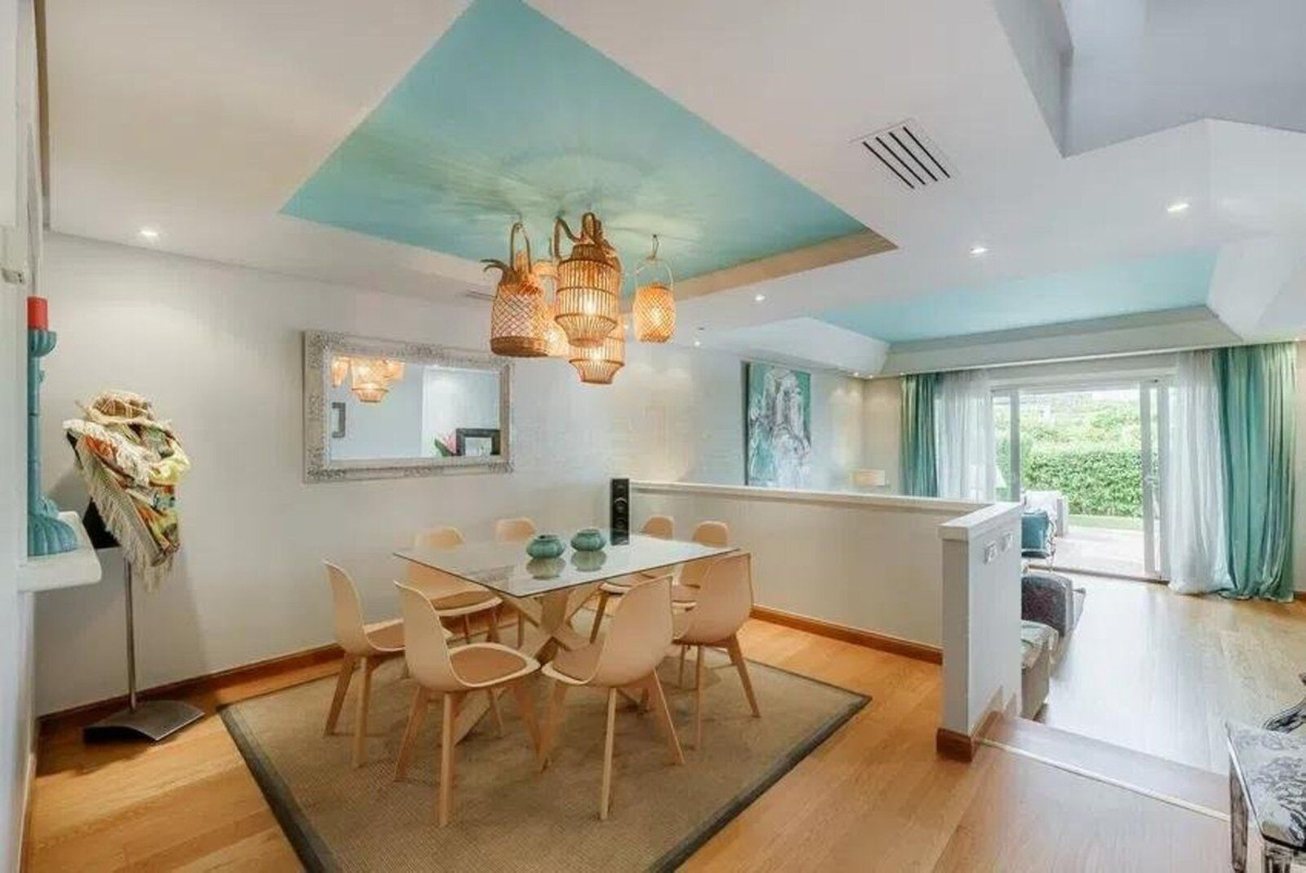 Adosados de 4 dormitorios en venta en Atalaya – R5299987