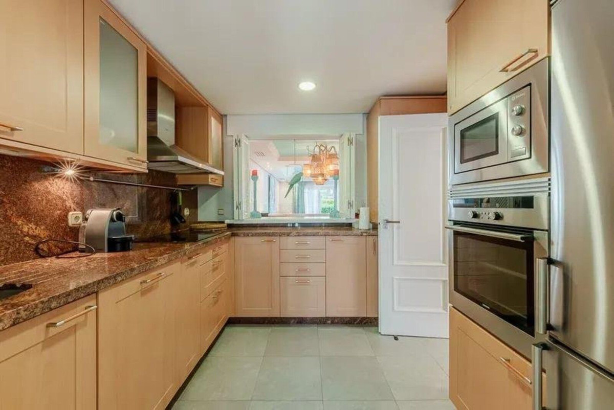 Adosados de 4 dormitorios en venta en Atalaya – R5299987