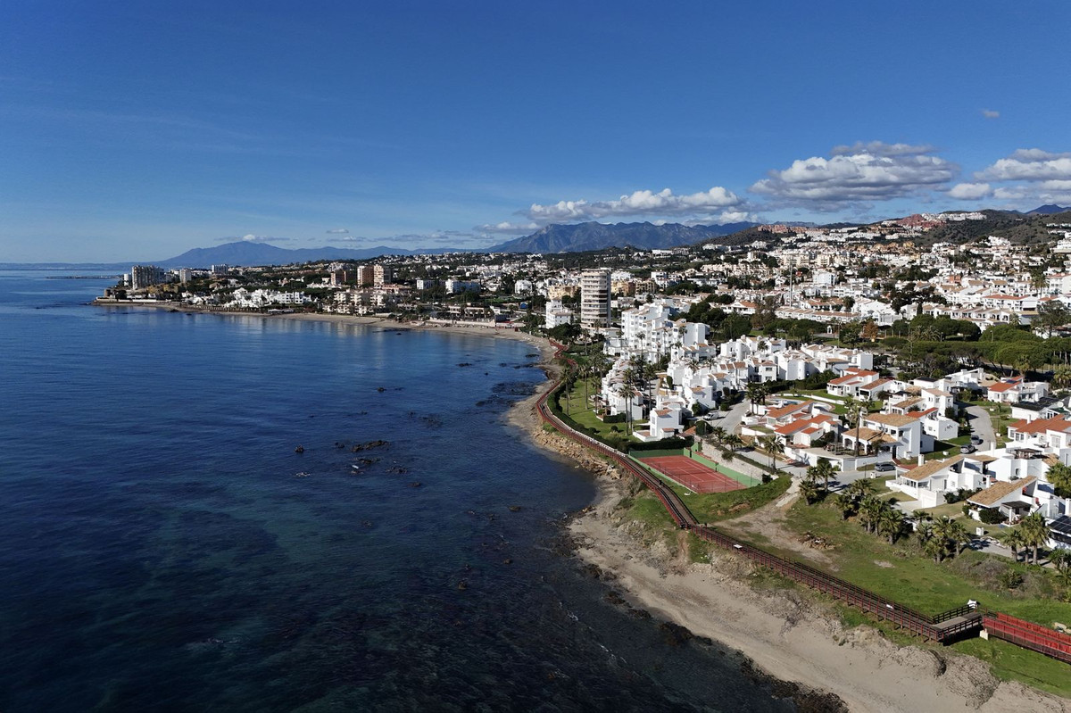 Pareados de 3 dormitorios en venta en Miraflores – R5306635