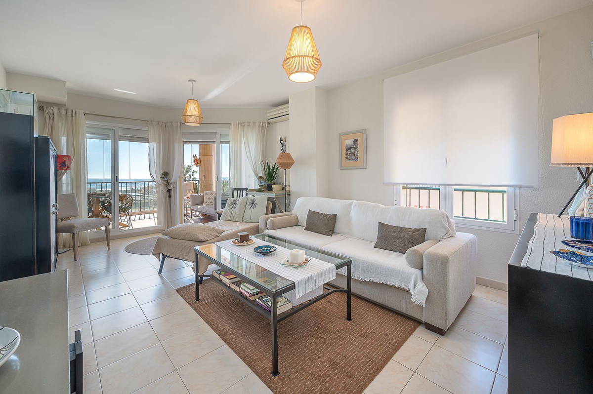 2 bedroom Apartments for sale in Riviera del Sol – R5302741