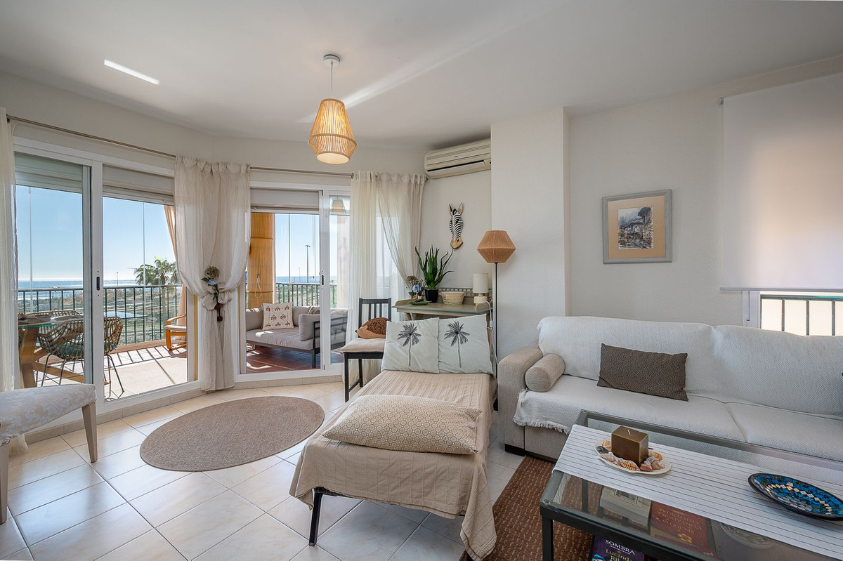 2 bedroom Apartments for sale in Riviera del Sol – R5302741