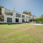 7 bedroom Villas for sale in Marbella – R5227396