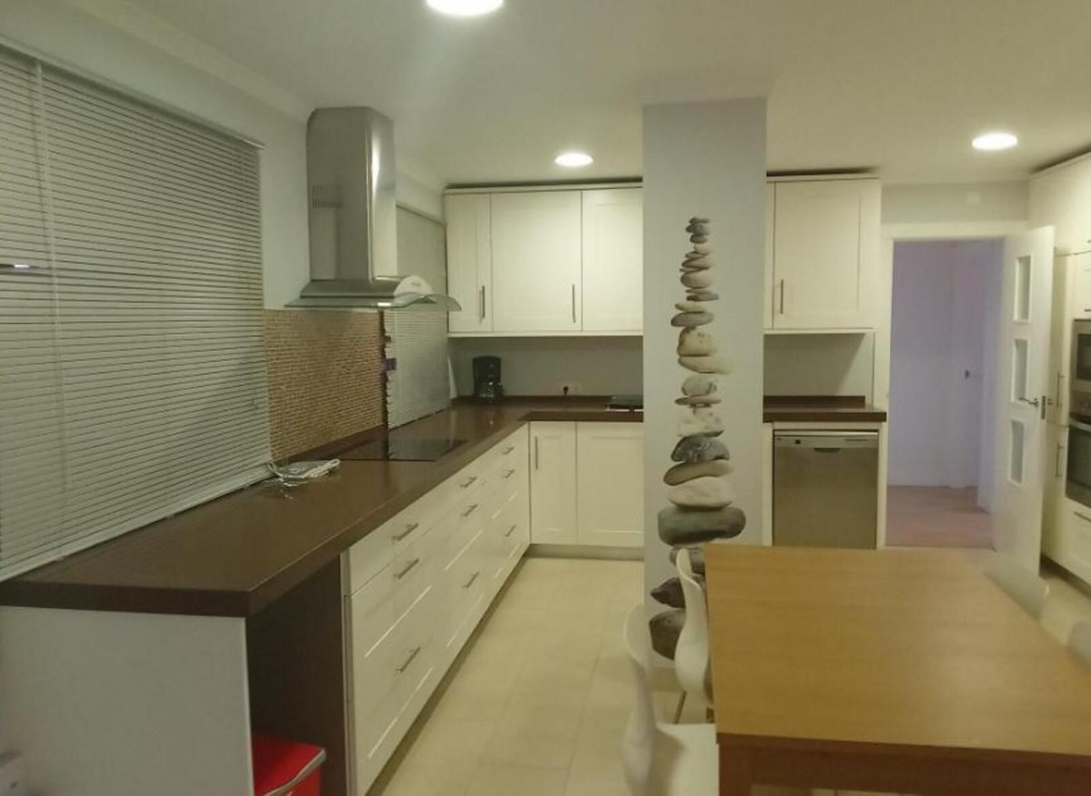 Aticos de 4 dormitorios en venta en Marbella – R5286544