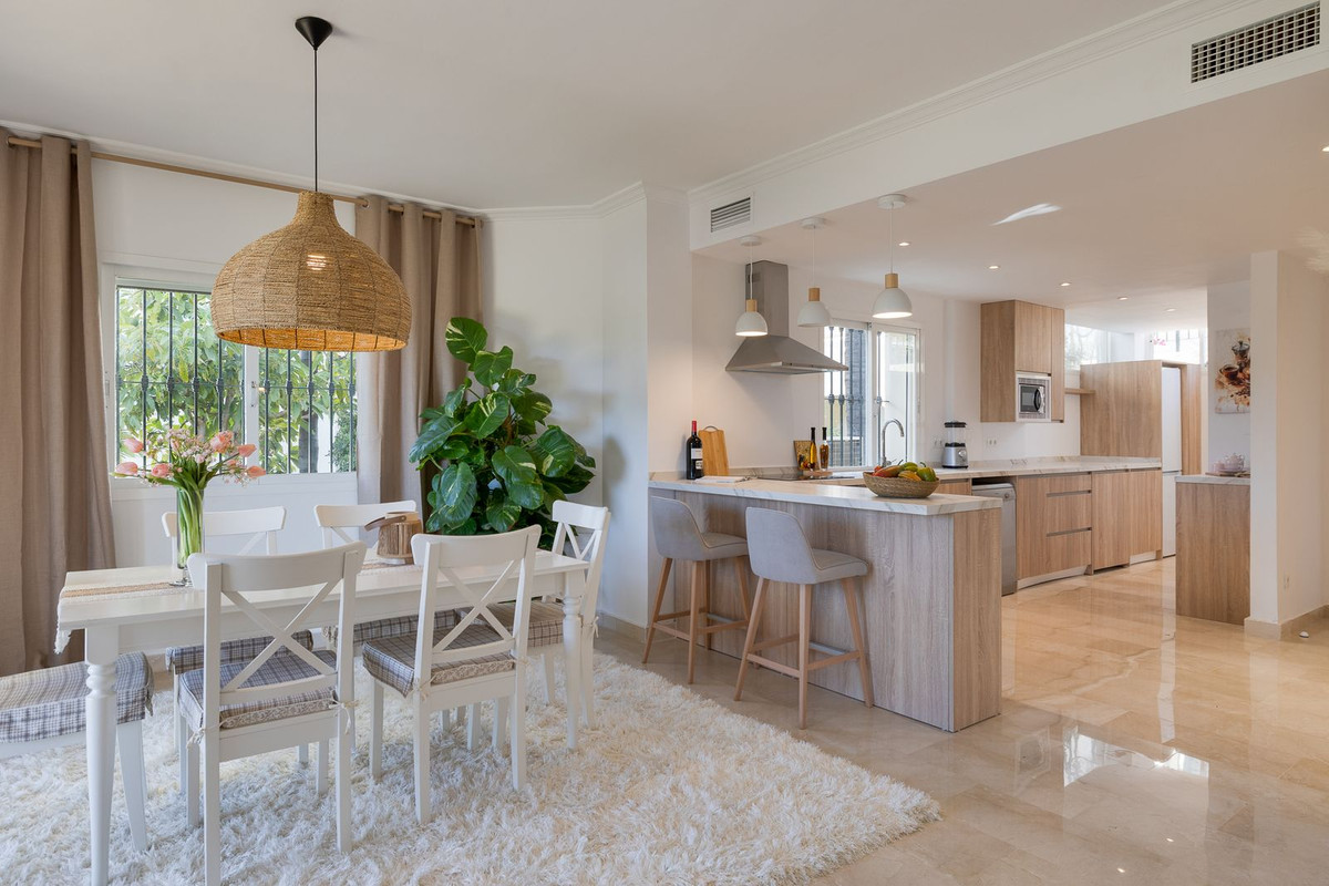 3 bedroom Apartments for sale in La Quinta – R5264590