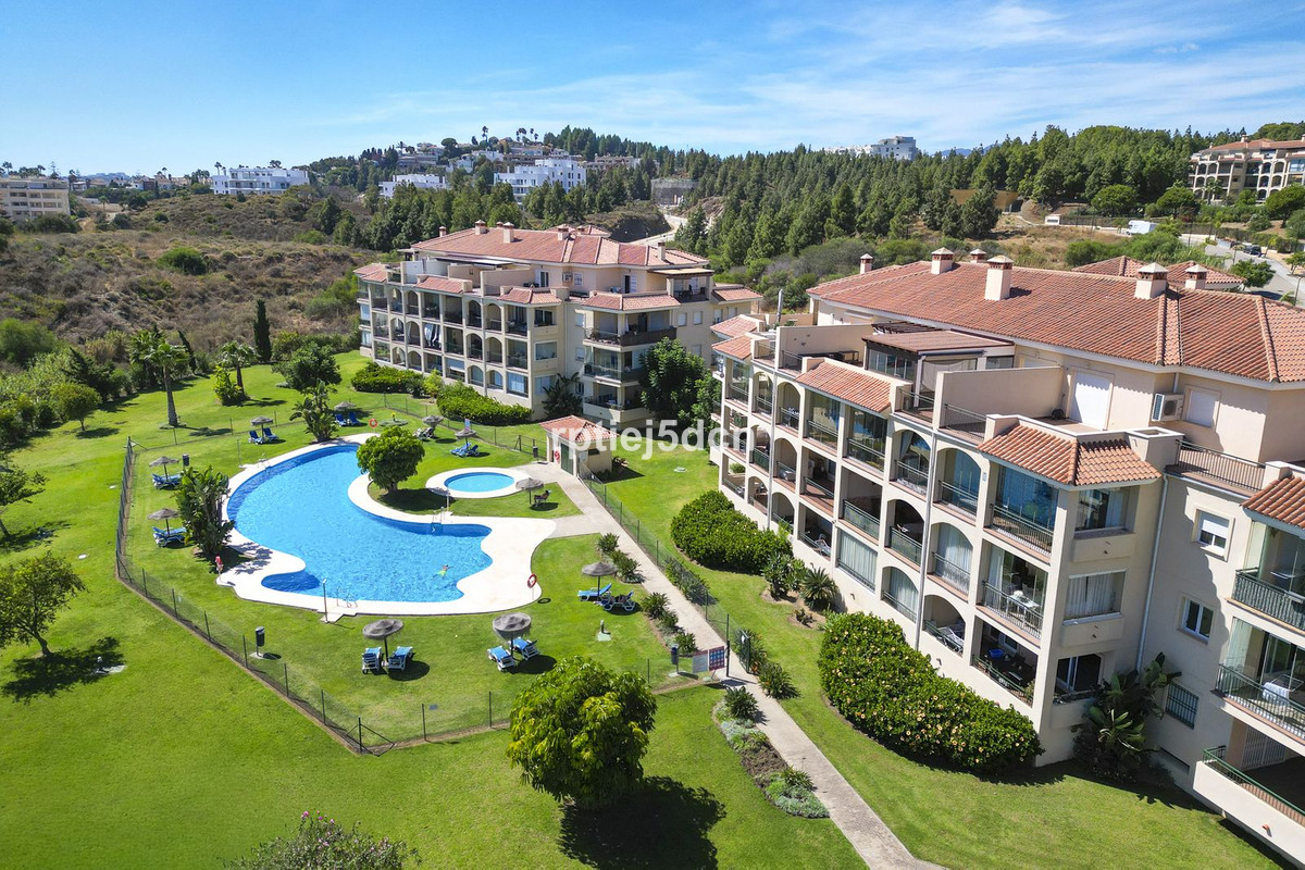 2 bedroom Penthouses for sale in La Cala de Mijas – R5150569