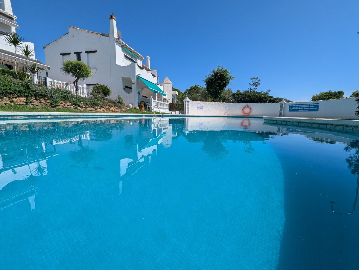 3 bedroom Townhouses for sale in Calahonda – R5158078