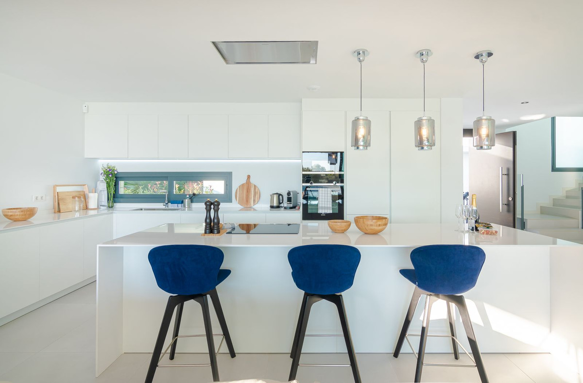 4 bedroom Villas for sale in Calahonda – R5300377 4 bedroom Villas for sale in Calahonda – R5300377