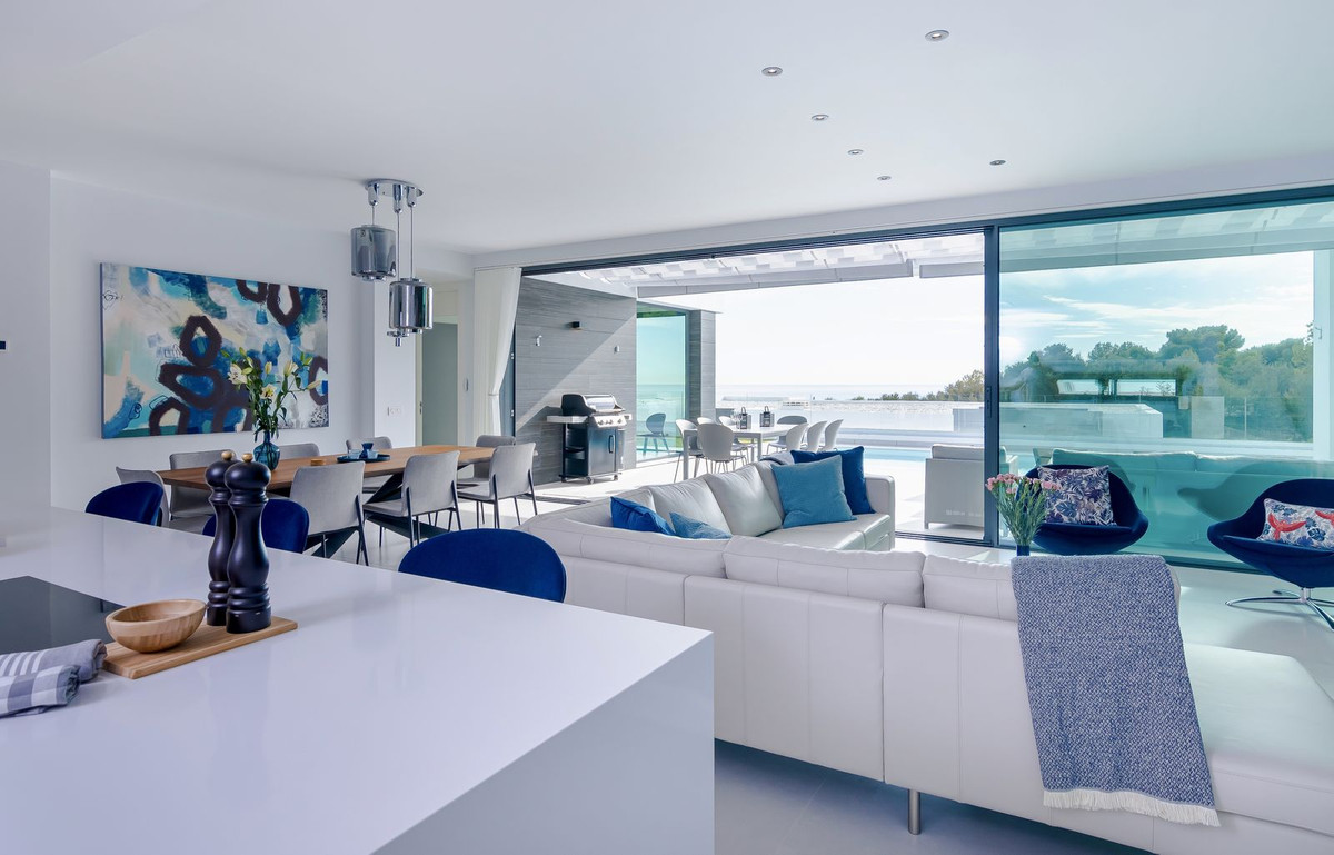 4 bedroom Villas for sale in Calahonda – R5300377 4 bedroom Villas for sale in Calahonda – R5300377