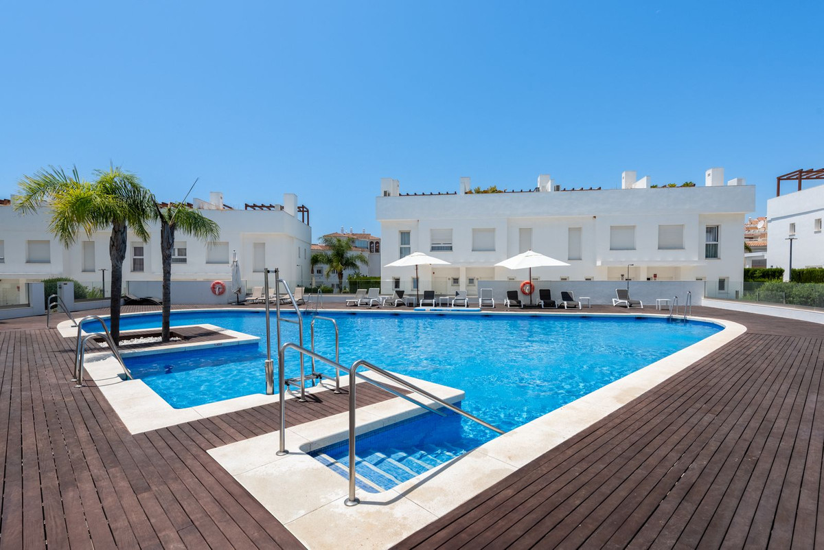 3 bedroom Townhouses for sale in Calahonda – R5292235