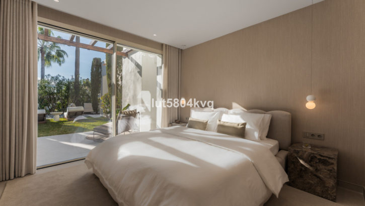 Pareados de 4 dormitorios en venta en Milla de Oro – R5299369 en 