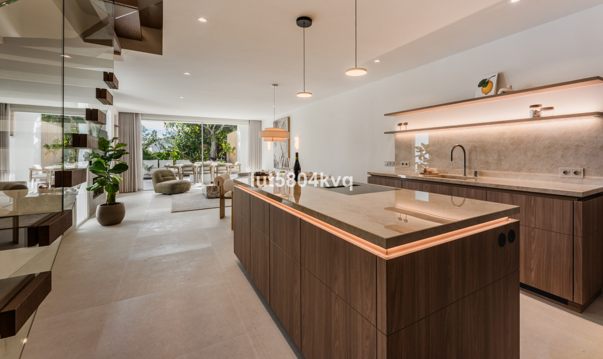 4 bedroom Semi-detached for sale in Milla de Oro – R5299369