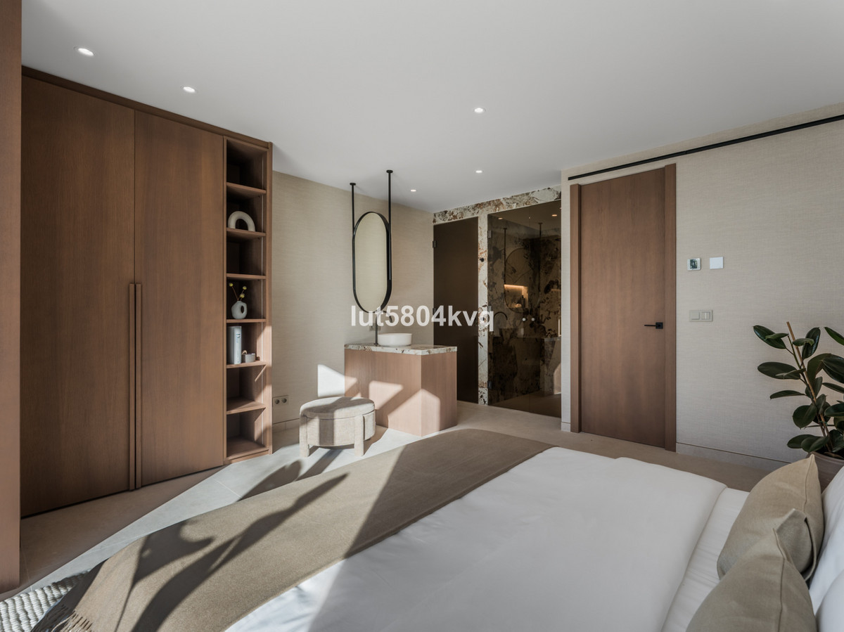 4 bedroom Semi-detached for sale in Milla de Oro – R5299369