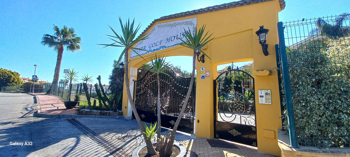 2 bedroom Apartments for sale in Riviera del Sol – R5287165