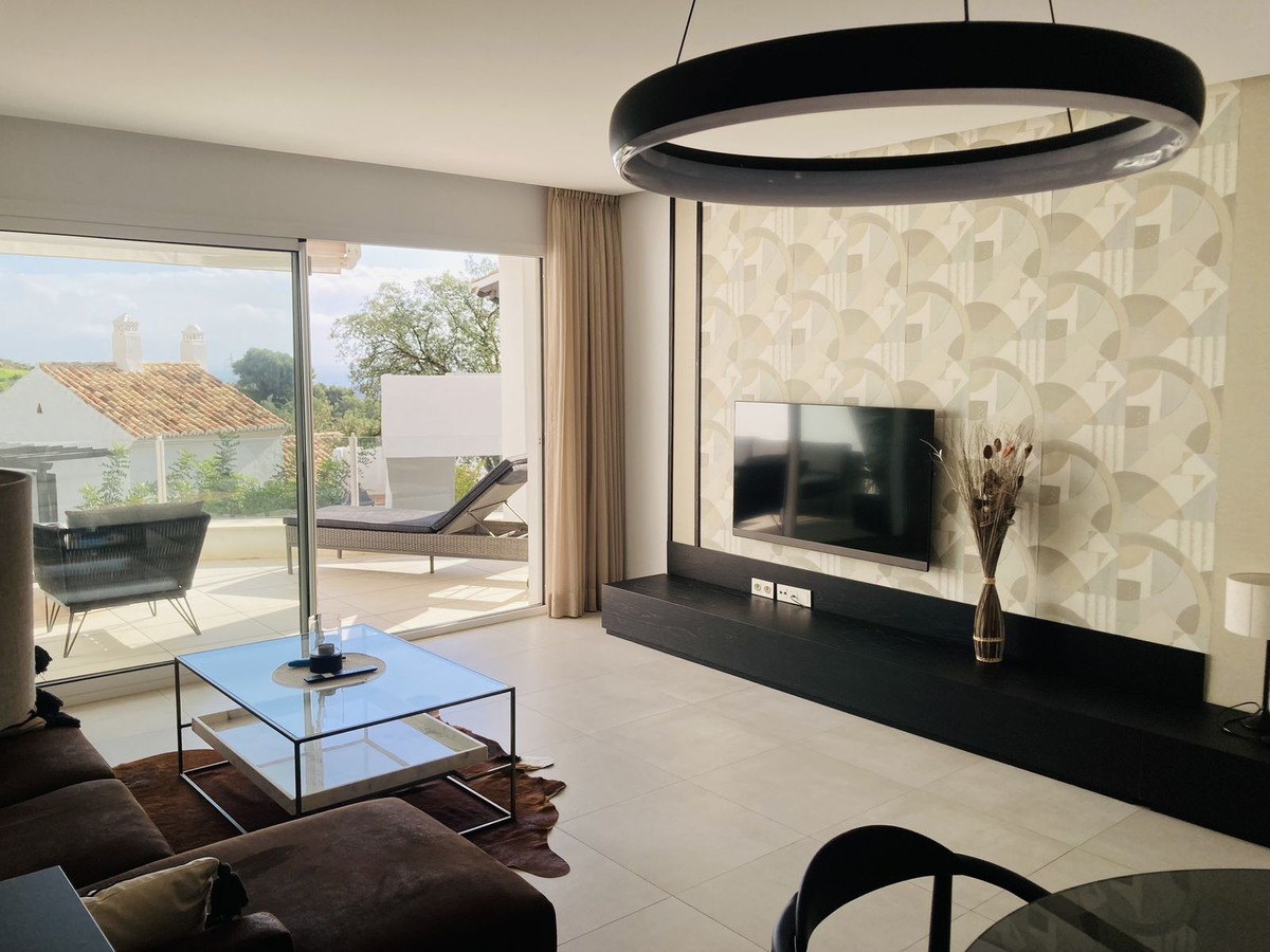 1 bedroom Apartments for sale in Altos de los Monteros – R5255047