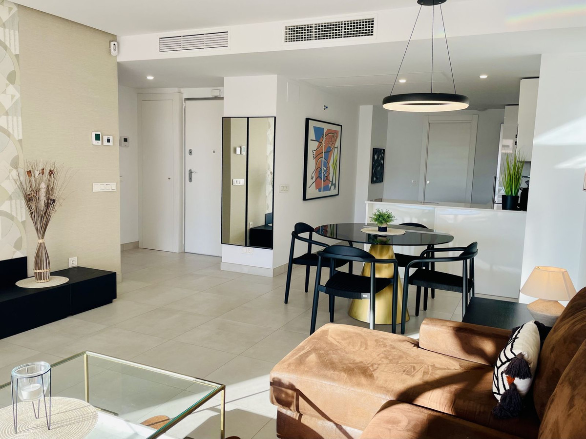 1 bedroom Apartments for sale in Altos de los Monteros – R5255047