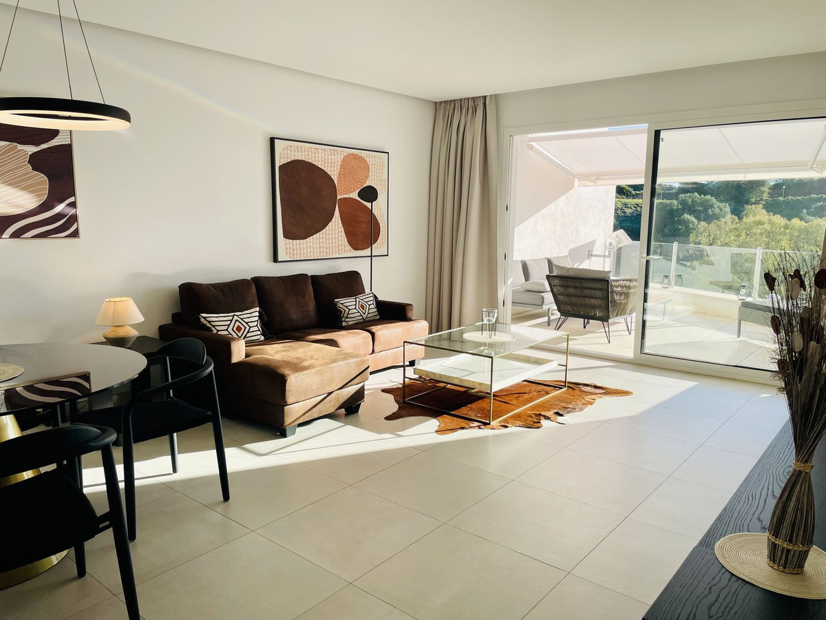 1 bedroom Apartments for sale in Altos de los Monteros – R5255047