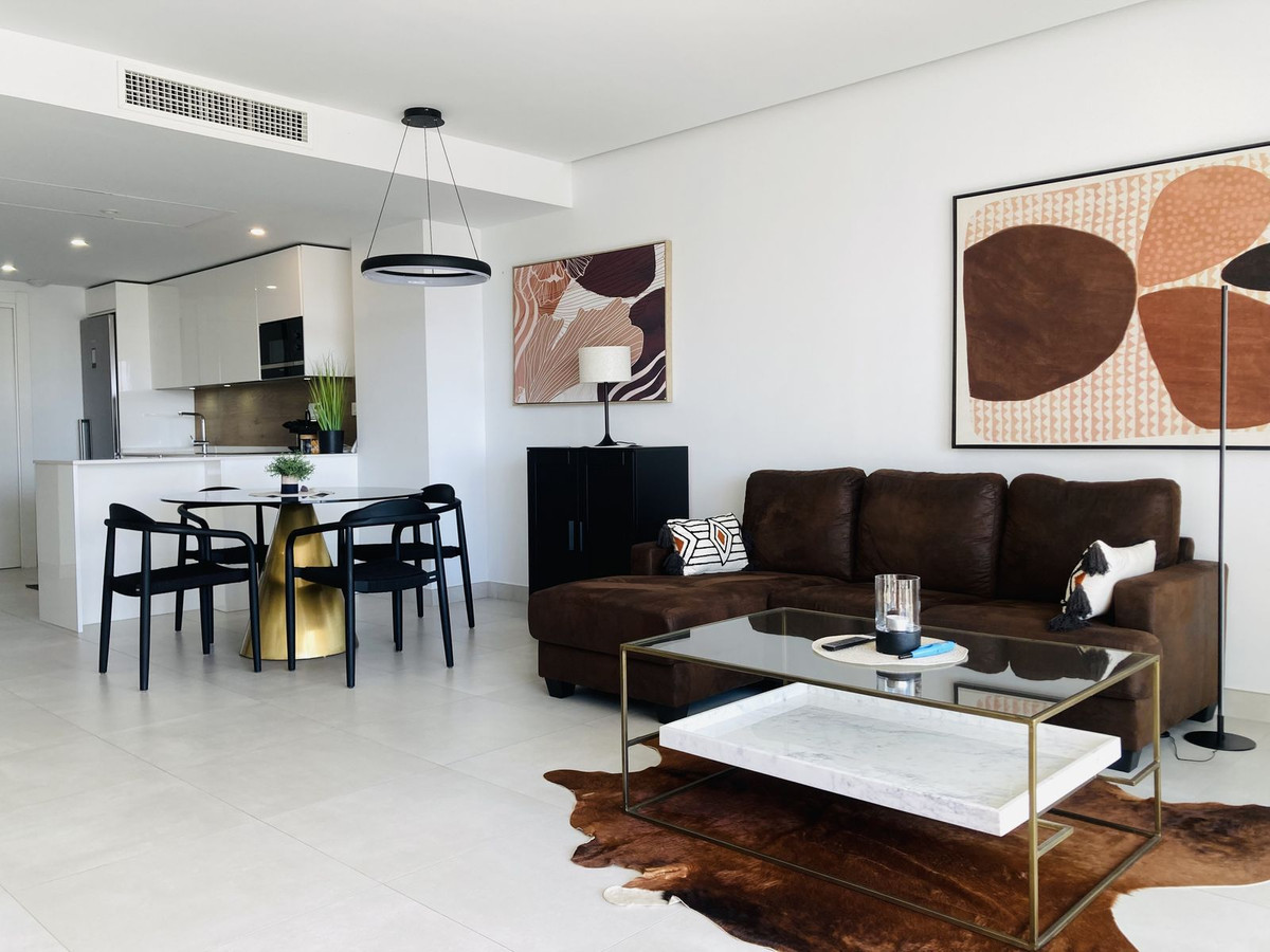 1 bedroom Apartments for sale in Altos de los Monteros – R5255047