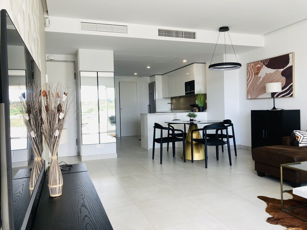 1 bedroom Apartments for sale in Altos de los Monteros – R5255047