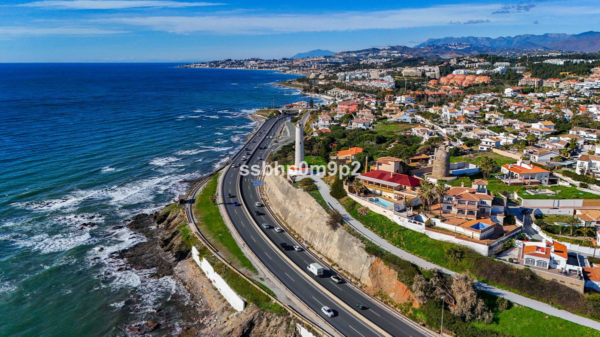 Villas de 5 dormitorios en venta en Mijas – R5291740