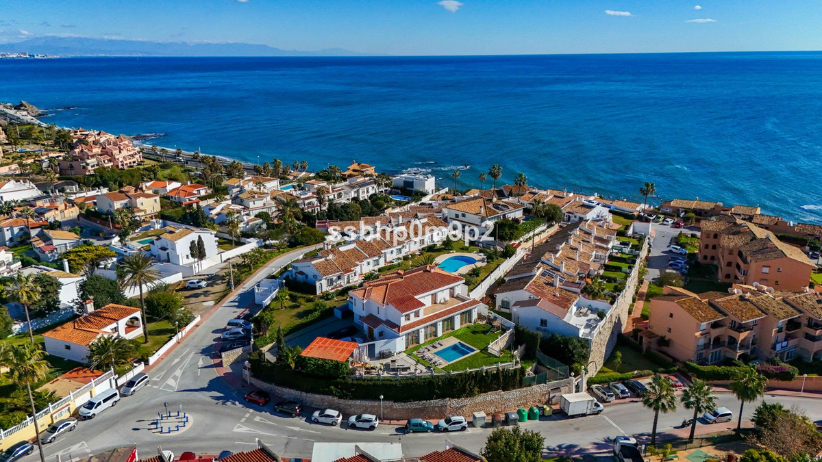 Villas de 5 dormitorios en venta en Mijas – R5291740