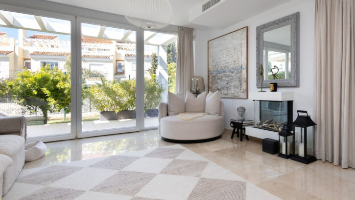 4 bedroom Townhouses for sale in Calahonda – R5211922 in 