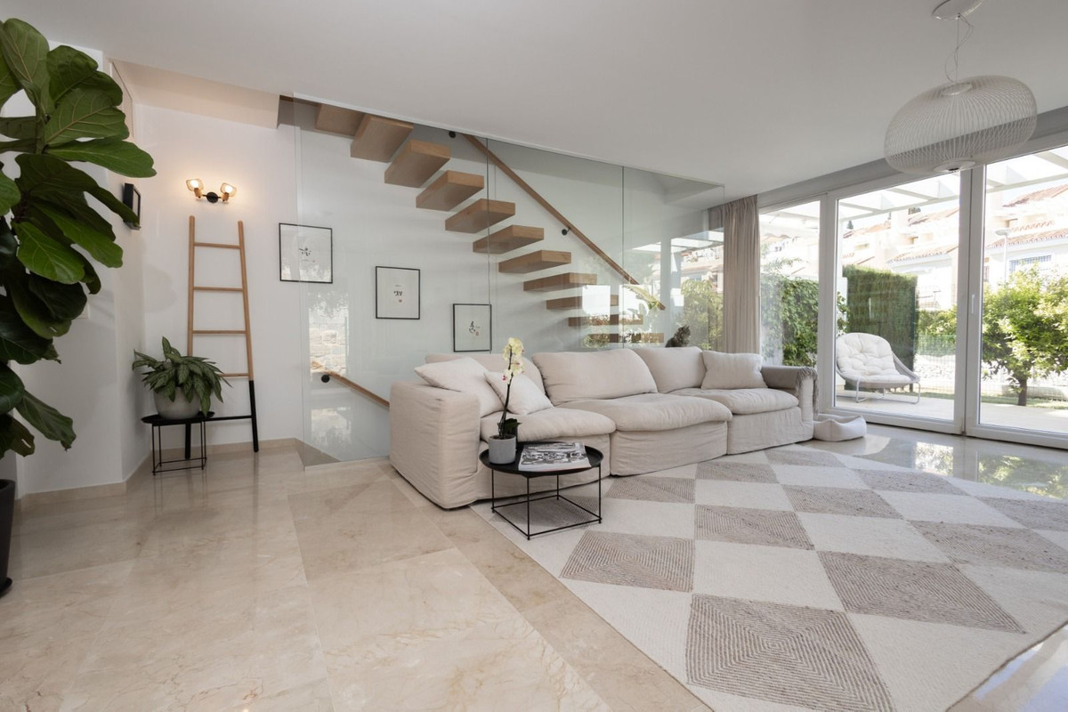 Adosados de 4 dormitorios en venta en Calahonda – R5211922 Adosados de 4 dormitorios en venta en Calahonda – R5211922