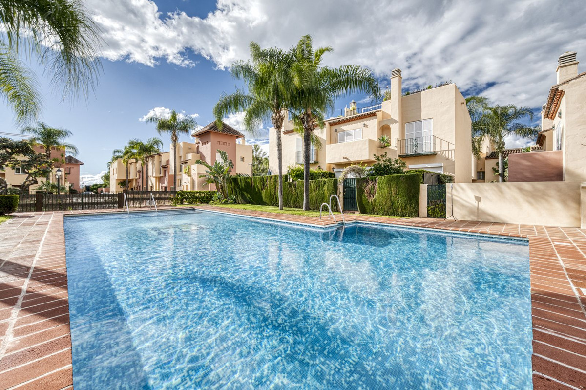 3 bedroom Townhouses for sale in Marbella – R5259259