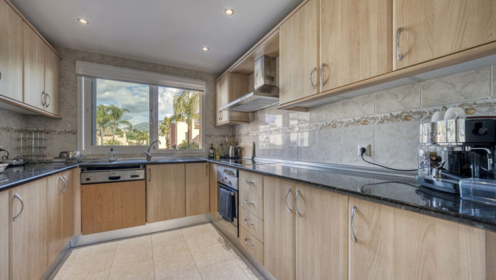 Adosados de 3 dormitorios en venta en Marbella – R5259259 en 