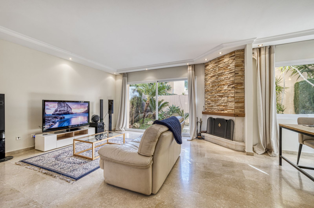 3 bedroom Townhouses for sale in Marbella – R5259259