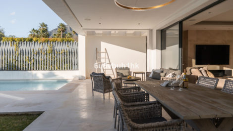 Villas de 6 dormitorios en venta en Marbella – R5310553