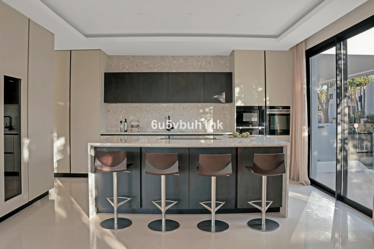 6 bedroom Villas for sale in Marbella – R5310553 6 bedroom Villas for sale in Marbella – R5310553