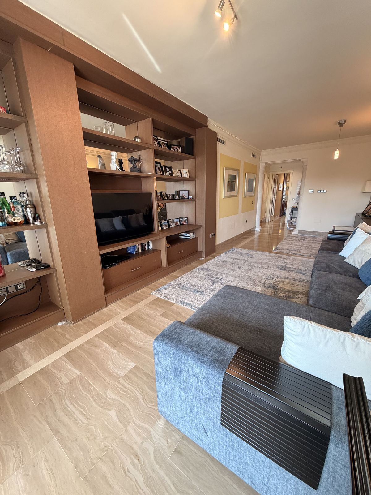 2 bedroom Apartments for sale in Sierra Blanca – R5257765