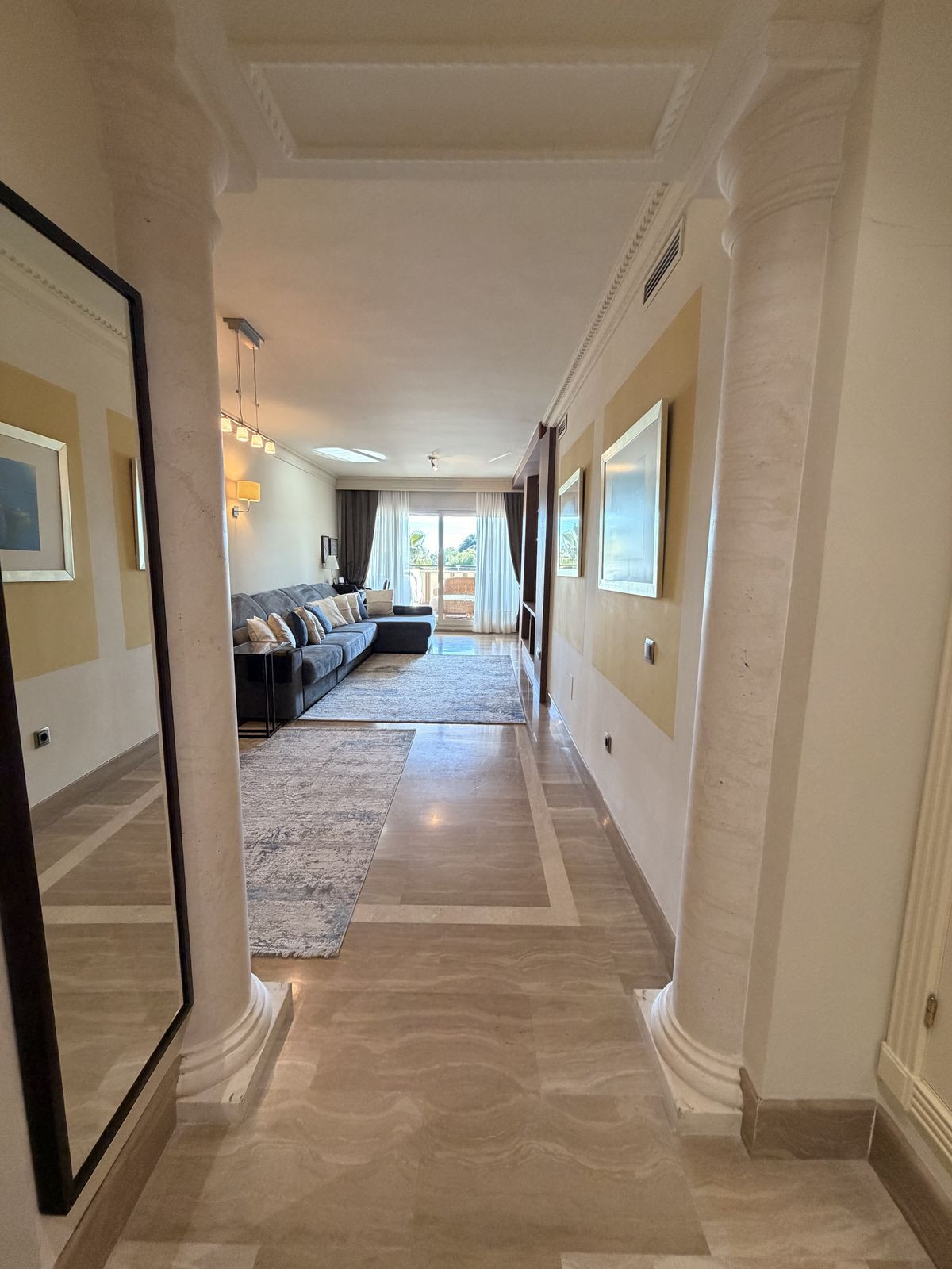 2 bedroom Apartments for sale in Sierra Blanca – R5257765