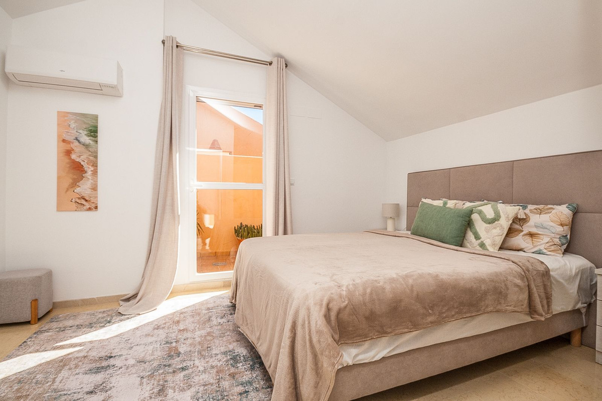 2 bedroom Penthouses for sale in Elviria – R5308120 2 bedroom Penthouses for sale in Elviria – R5308120