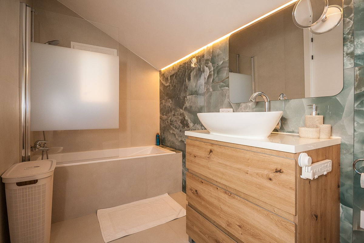 2 bedroom Penthouses for sale in Elviria – R5308120 2 bedroom Penthouses for sale in Elviria – R5308120