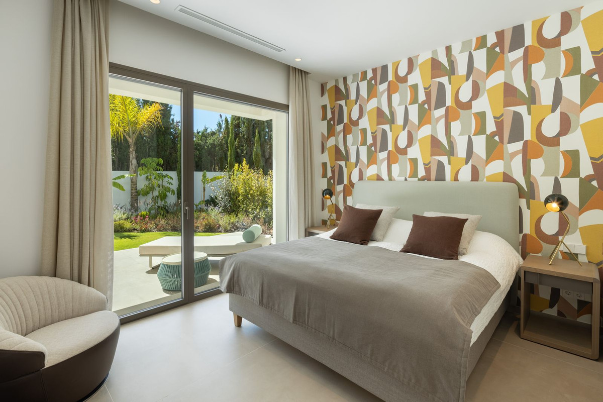 5 bedroom Villas for sale in Milla de Oro – R5300512