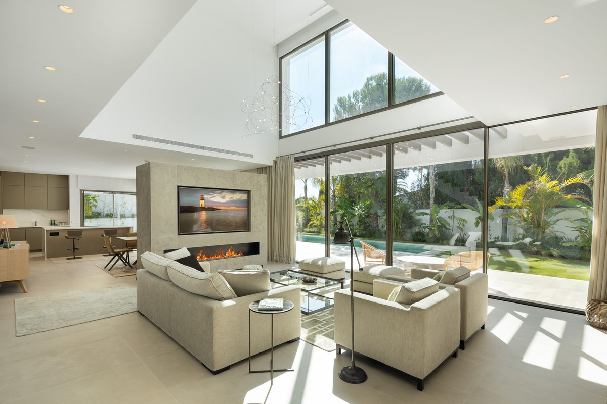 5 bedroom Villas for sale in Milla de Oro – R5300512