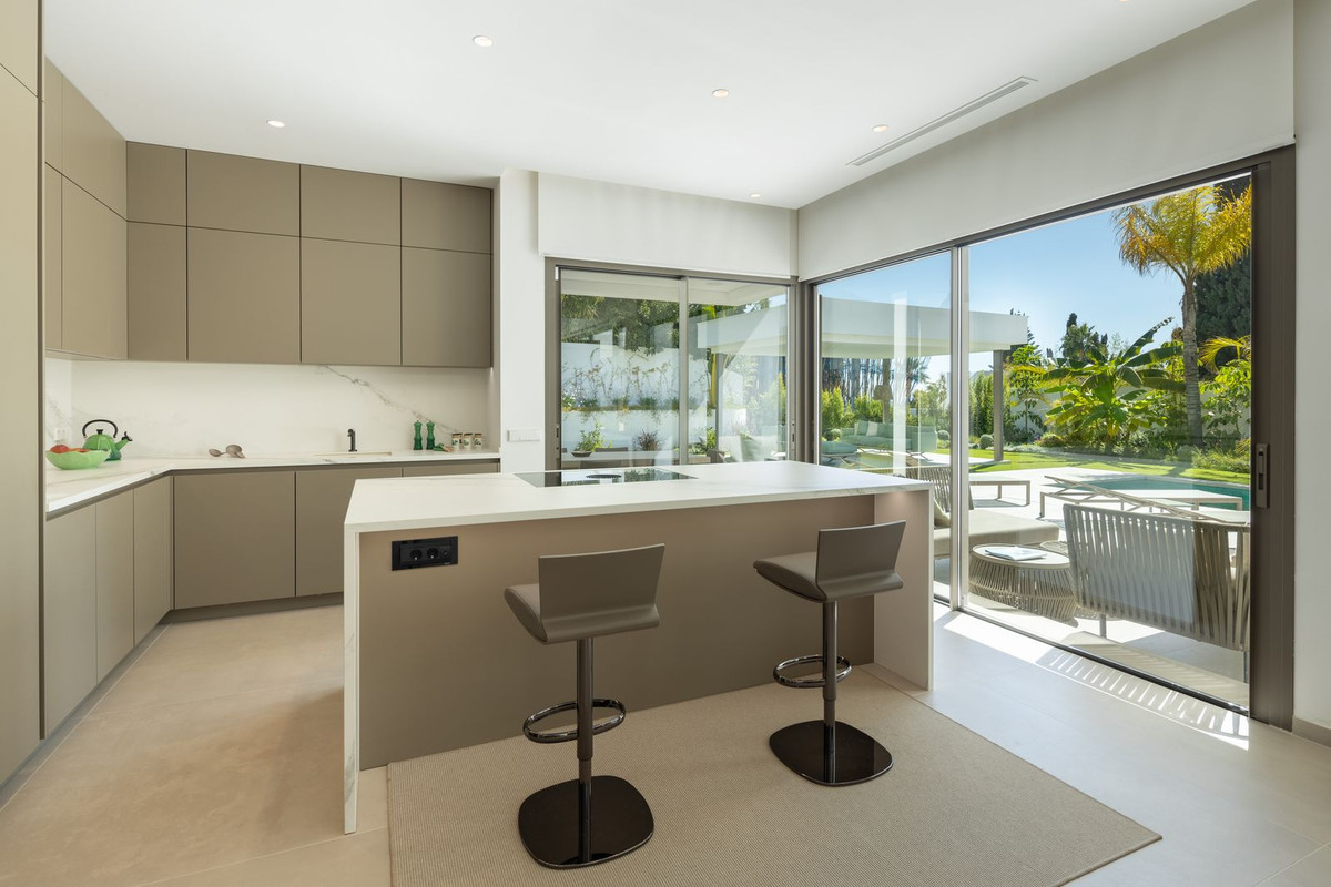 5 bedroom Villas for sale in Milla de Oro – R5300512