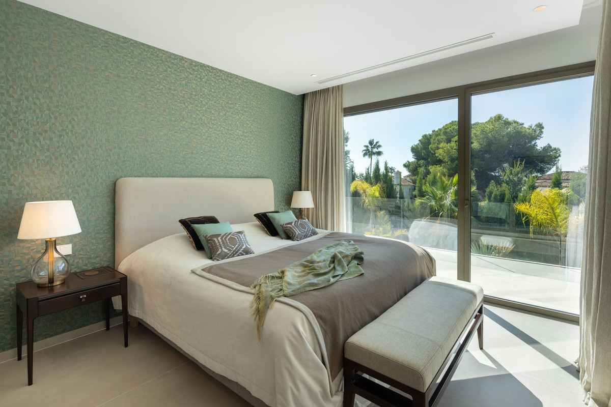 5 bedroom Villas for sale in Milla de Oro – R5300512