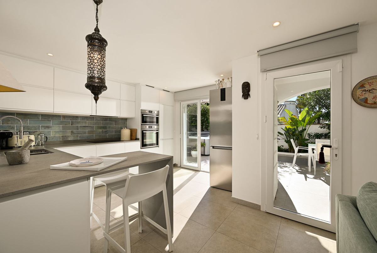 2 bedroom Villas for sale in Marbesa – R5241862