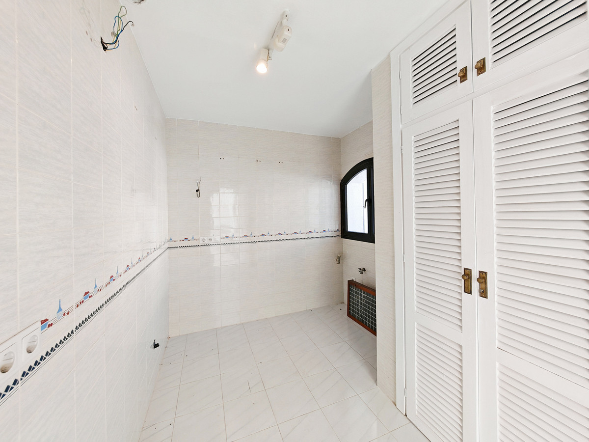 2 bedroom Townhouses for sale in Cabopino – R5236669