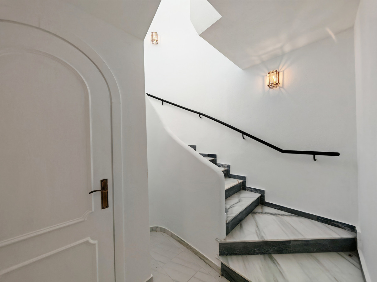 2 bedroom Townhouses for sale in Cabopino – R5236669